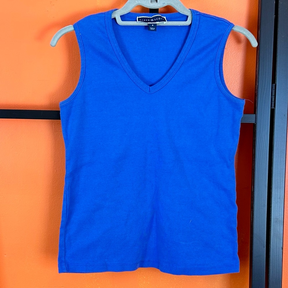 💚💚5/$25💚💚 Sleeveless V-Neck Top – Blue | Size S